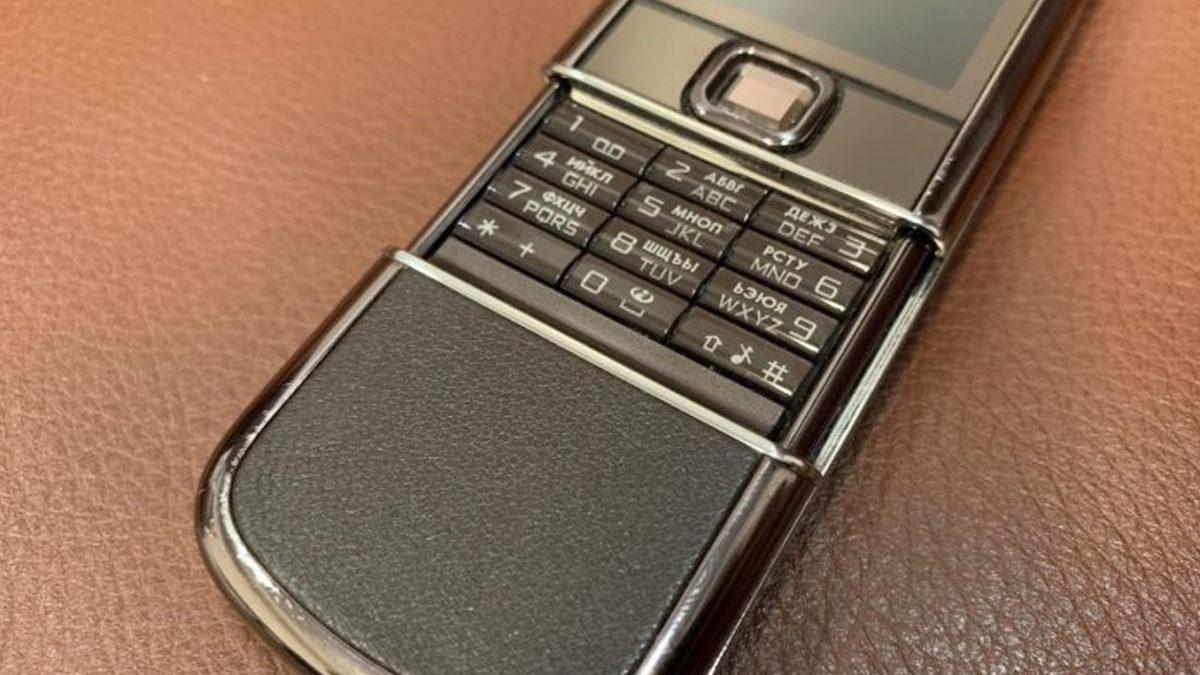 Kızaklı Tasarımı ve Özel Üretim Modeliyle Akıllara Kazınan Nokia 8800’ın Şimdi Kulaklara Şaka Gibi Gelen Özellikleri