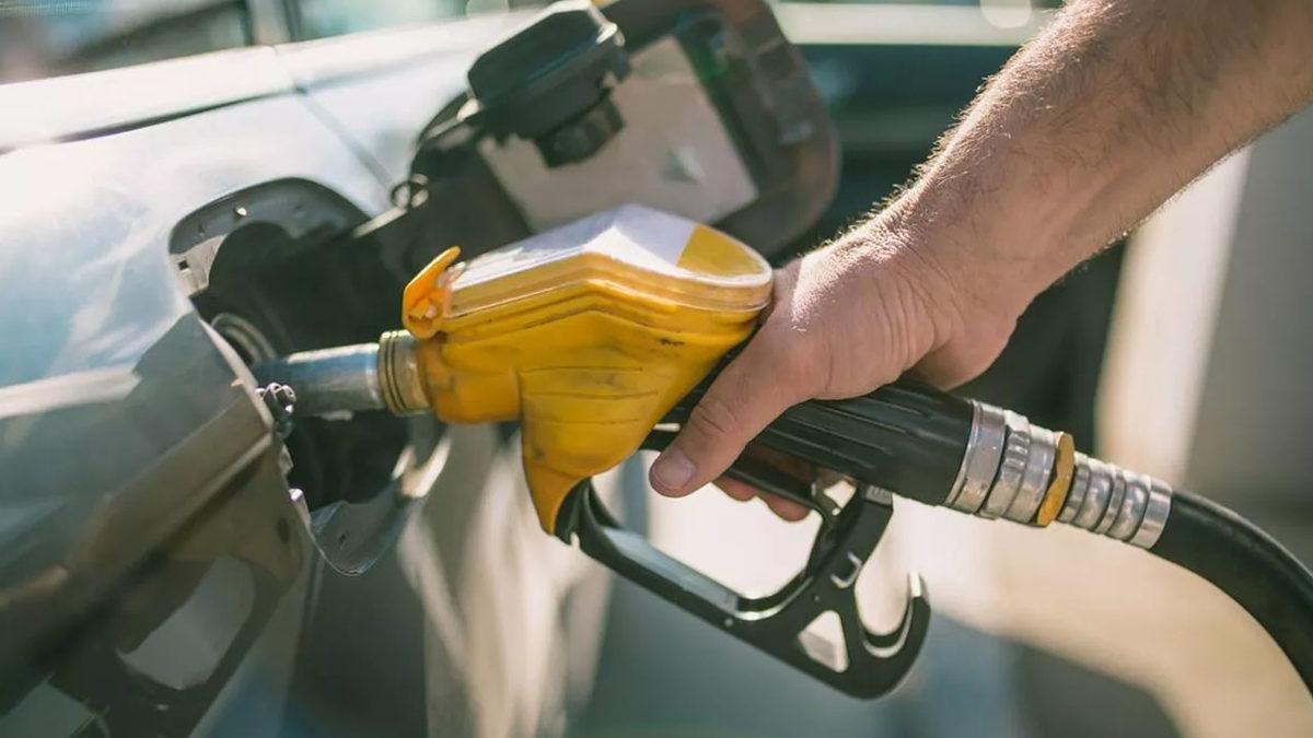 ’20 Lira’ Dönemi Kısa Sürdü: Benzine 1 Liranın Üzerinde Zam Bekleniyor!