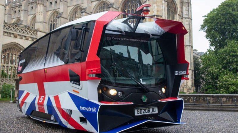 İngiltere’deki Ne İdüğü Belirsiz Minibüs, Sosyal Medyada Alay Konusu Oldu