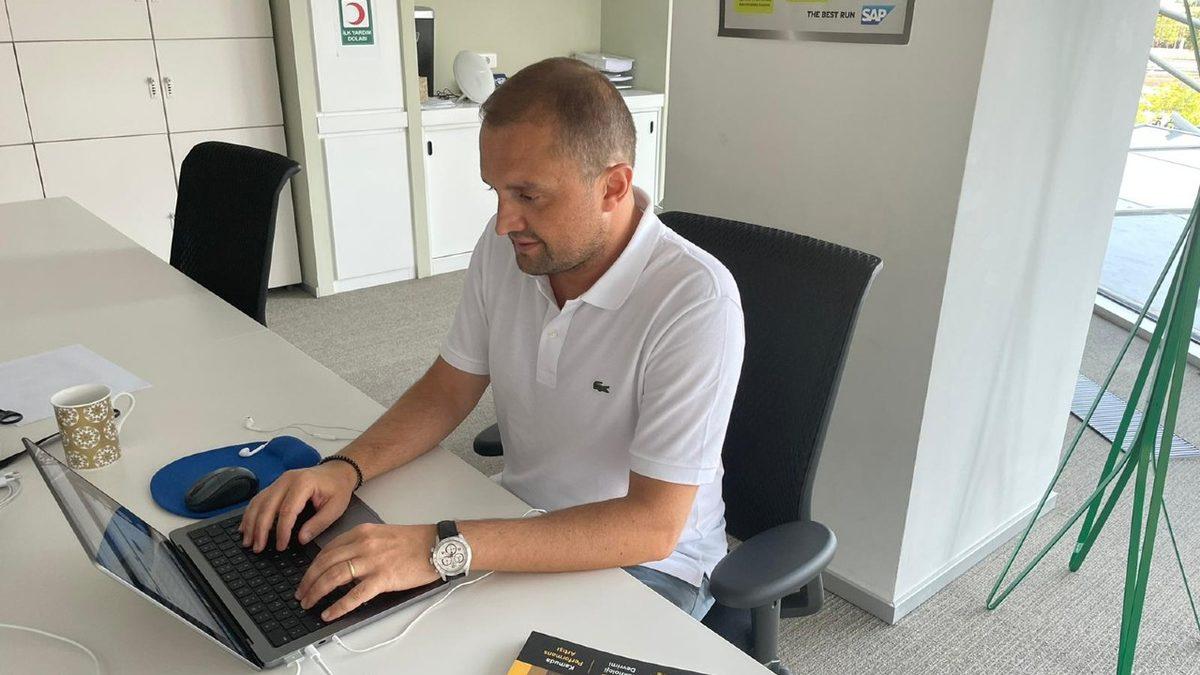 Yazılım Öğrenmek Gerçekten Çok Para ve İş Garantisi mi Demek? Dünya Devlerinde Çalışan Mühendise Sorduk!