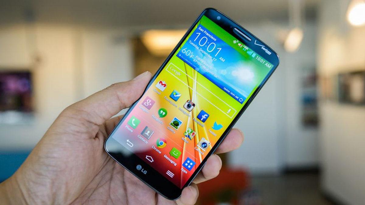 Telefonun Arka Tarafında Yer Alan Güç ve Ses Tuşlarıyla Hatırladığımız LG G2’nin Şimdi Kulaklara Şaka Gibi Gelen Özellikleri