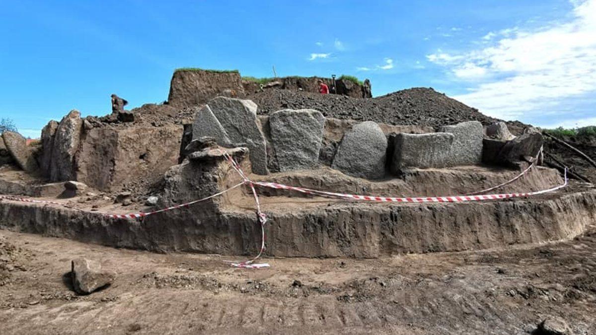 Ukrayna’da 5 Bin 500 Yıllık Stonehenge Benzeri Bir Höyük Keşfedildi