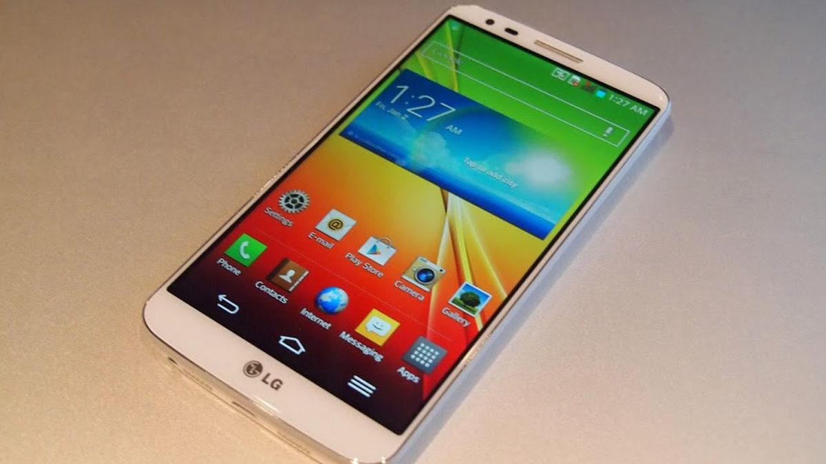 Telefonun Arka Tarafında Yer Alan Güç ve Ses Tuşlarıyla Hatırladığımız LG G2’nin Şimdi Kulaklara Şaka Gibi Gelen Özellikleri