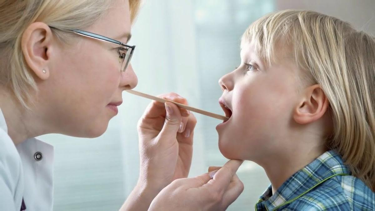 Boğazımızda Rahatsız Edici Bir His Bırakan ’Geniz Akıntısı’ Nedir, Neden Olur, Ne İyi Gelir?