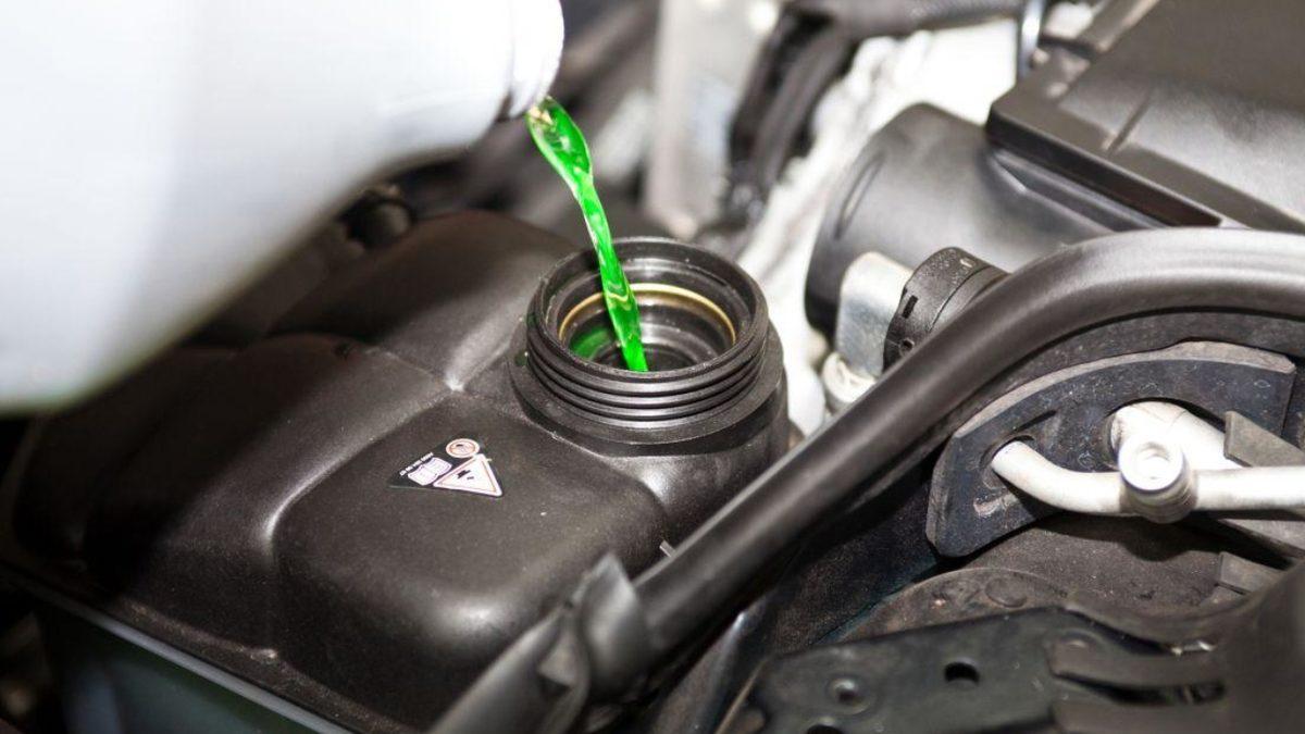 Araba Motorunun Soğuması İçin Büyük Önem Taşıyan ’Antifriz’ Nedir, Nasıl Eklenir, Nereye Konur?