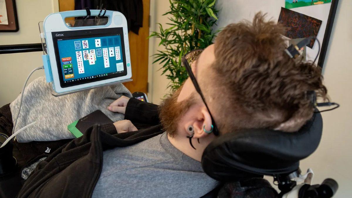 7 Yıldır Beyin-Bilgisayar Arayüzüyle Yaşayan Adam Tarihe Geçti: İşte Gerçek Cyborg!