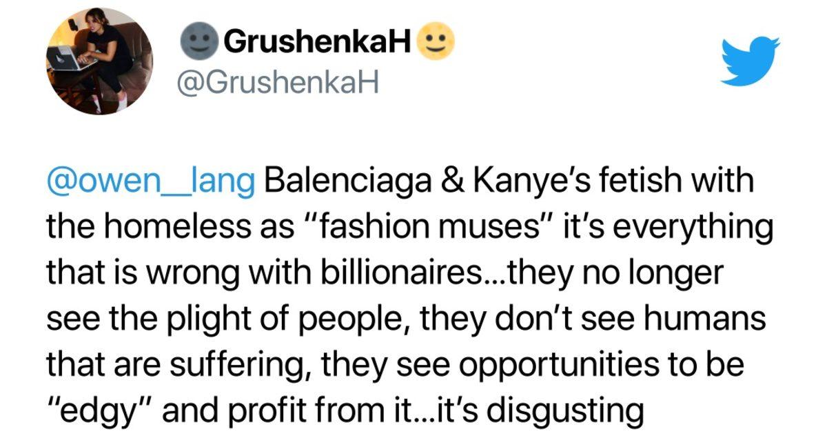 Kanye West’in Özel(!) Kıyafet Koleksiyonunu Çöp Poşetinde Satışa Sunması Sosyal Medyada Alay Konusu Oldu [Video]