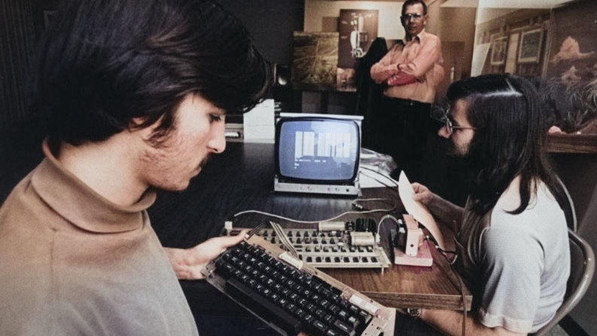 Apple’ın Ürettiği İlk Bilgisayar, Hatırı Sayılır Bir Fiyatla Açık Artırmada Satıldı!