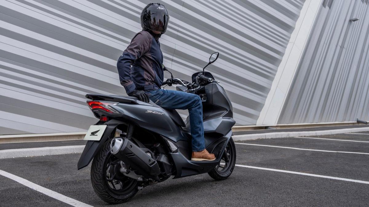 Rahat Kullanımı ve Keskin Hatlı Tasarımıyla Dikkat Çeken Honda PCX 125 2023’ün Fiyat Listesi ve Özellikleri