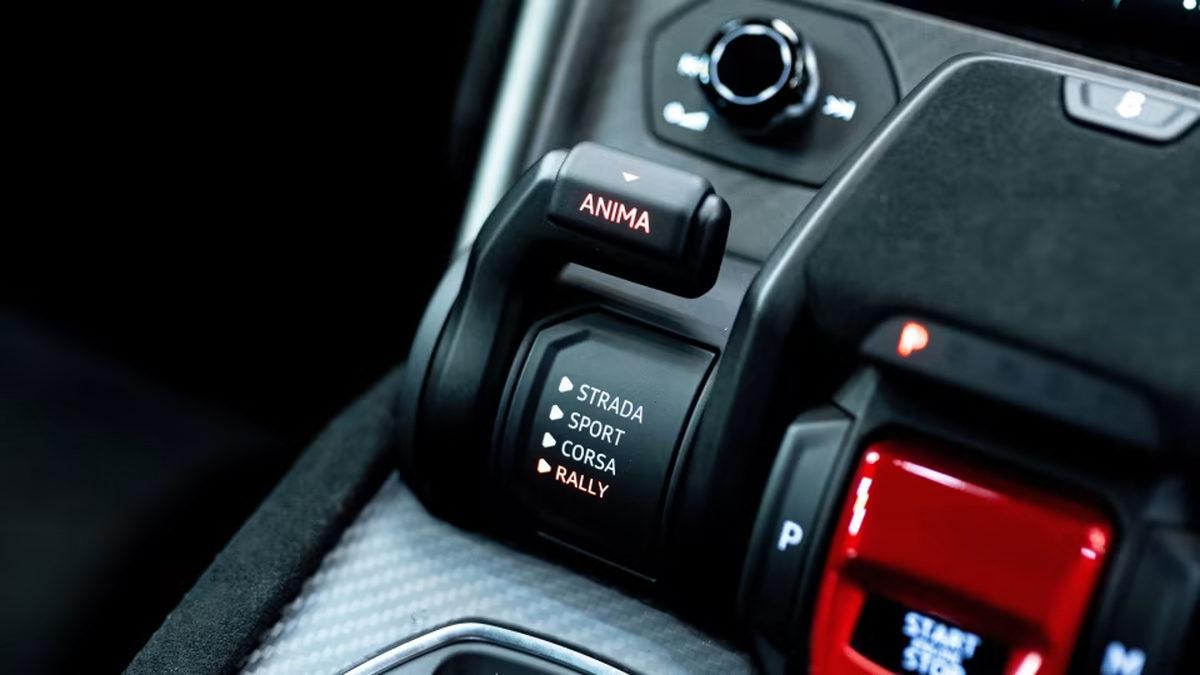 Lamborghini, Asfaltı Ağlatacak SUV’u Urus Performante’yi Tanıttı! İşte Daha Agresif, Daha Güçlü Urus’un Fiyatı ve Özellikleri