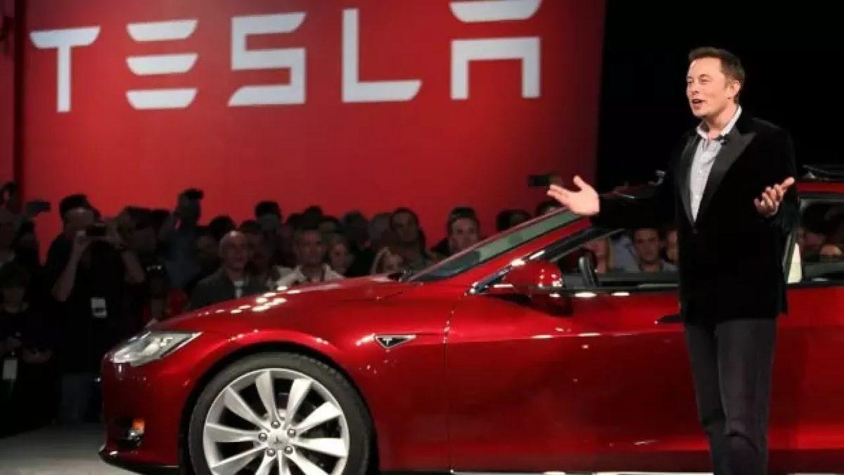 Tesla’dan Bir Zam Daha: Sadece Otonom Sürüş İçin Fazladan Bi’ Araba Parası Ödemek Gerekecek...
