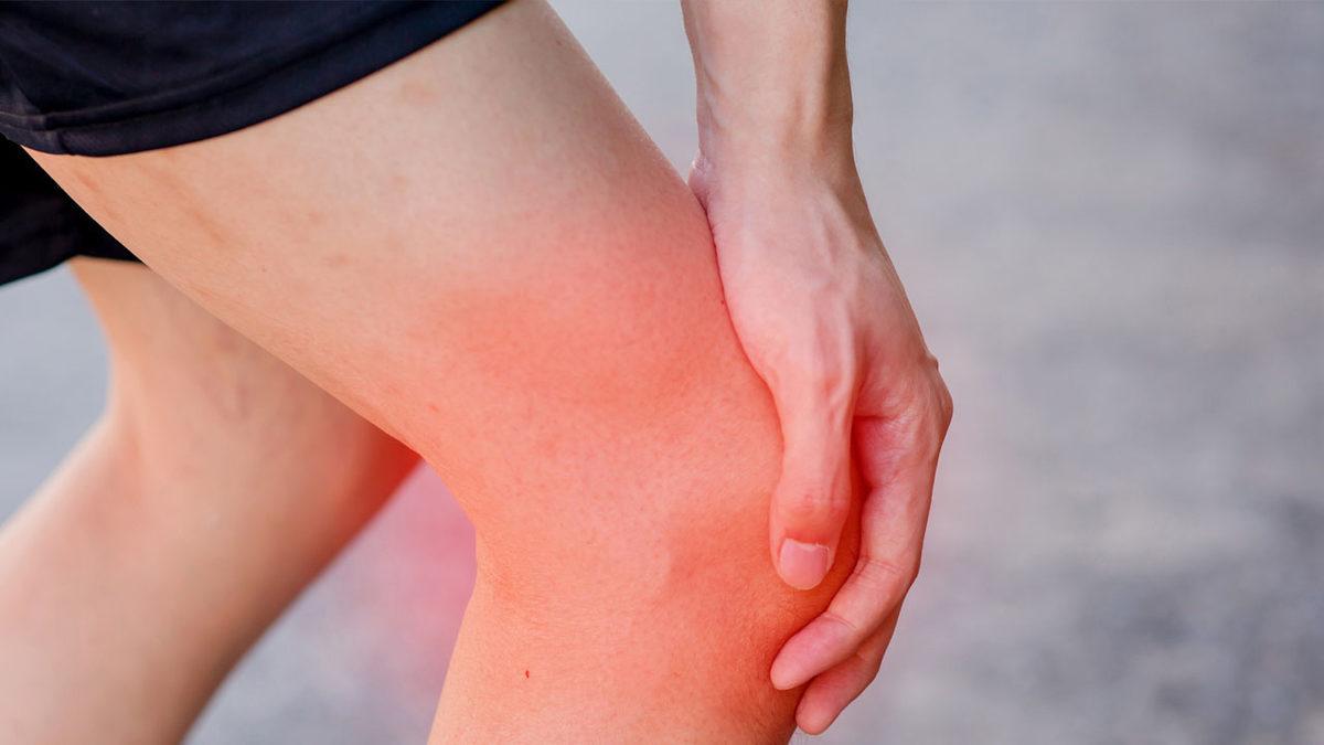 Özellikle Geceleri Ortaya Çıkıp Dayanılmaz Olabilen ’Ayak Yanması’ Aslında Neden Olur, Ne İyi Gelir?