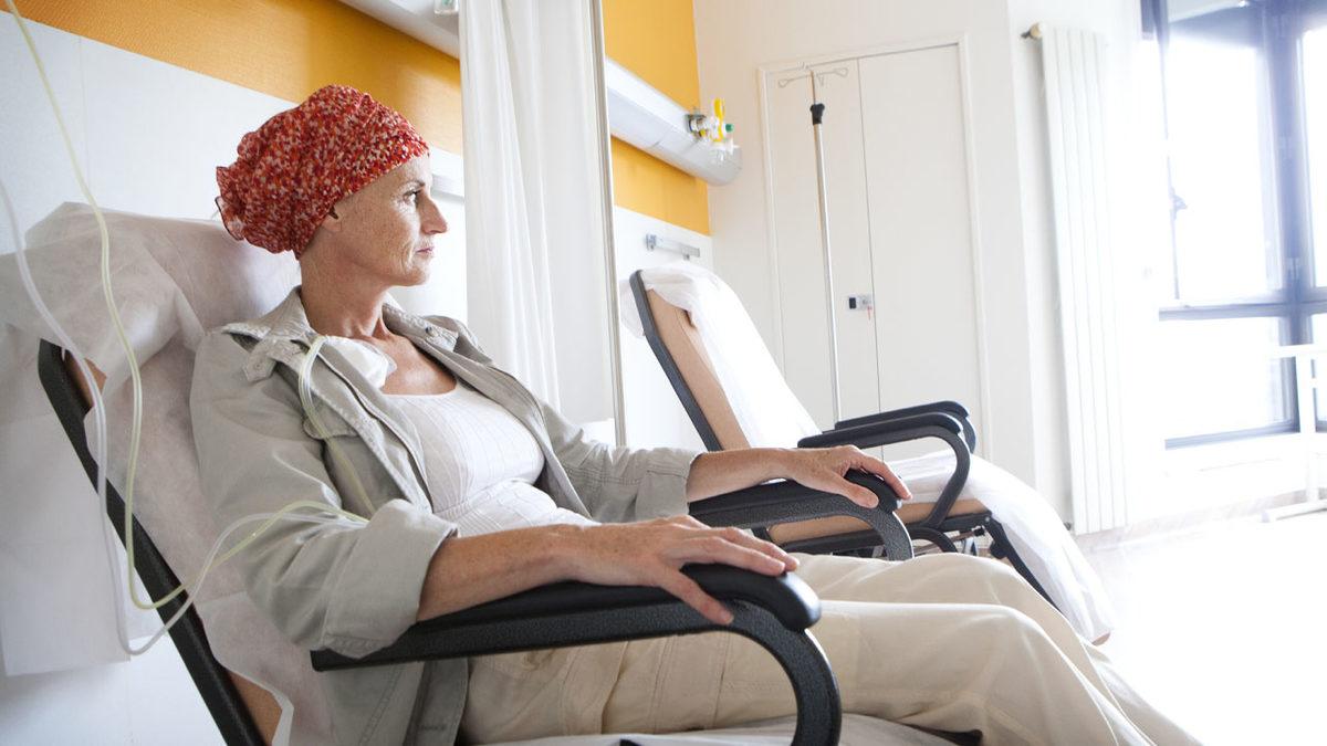 Özellikle Geceleri Ortaya Çıkıp Dayanılmaz Olabilen ’Ayak Yanması’ Aslında Neden Olur, Ne İyi Gelir?