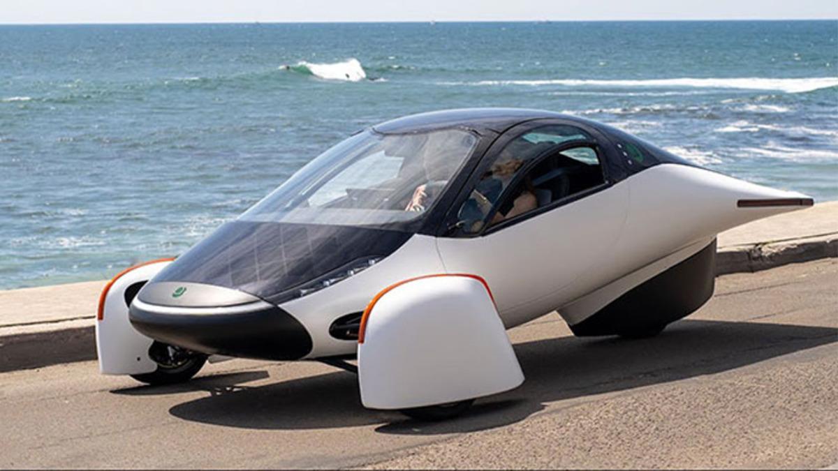 Aptera, Bilim Kurgu Filmlerinden Fırlamış Gibi Duran Yeni Elektrikli Aracı Sol’u Tanıttı