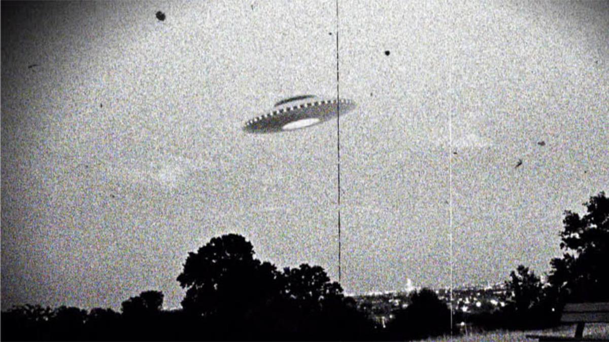 UFO Uzmanı, Pentagon’un Doğruladığı Görüntüleri Yorumladı: İçinde İnsan Olamaz