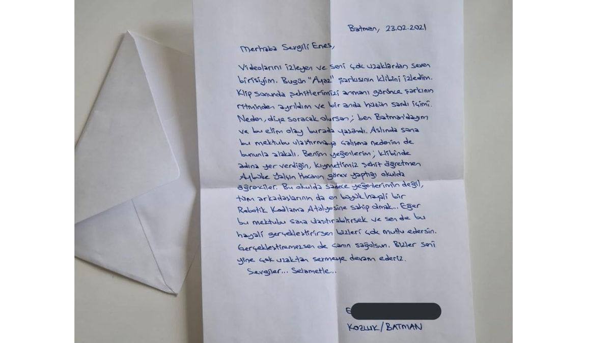 Enes Batur, Batman’da Bir Okula Robotik Kodlama Sınıfı Yaptırdı