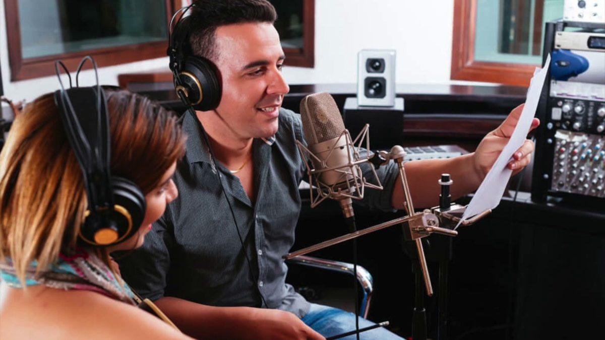 O İşler Bir Günde Olmuyor: İyi Bir Seslendirme Sanatçısı Olmak İçin Bilmeniz Gerekenler