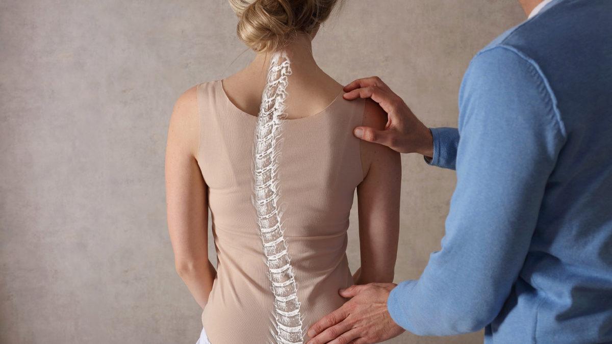 Genellikle Bilgisayar Başında Çalışanların Yaşadığı ’Boyun Düzleşmesi’ Nedir, Belirtileri Nelerdir, Nasıl Geçer?