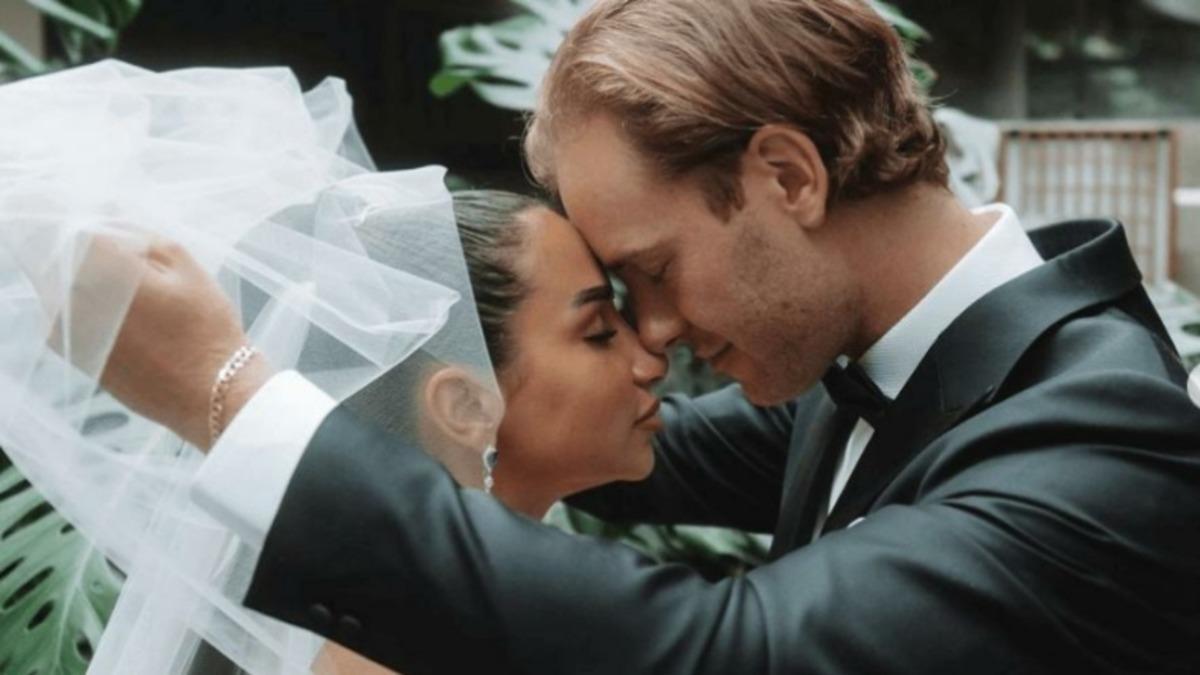 Bir Çift, Evlilik Törenlerini Clubhouse’ta Canlı Yayınladı: 27 Bin Kişi Canlı Canlı Dinledi