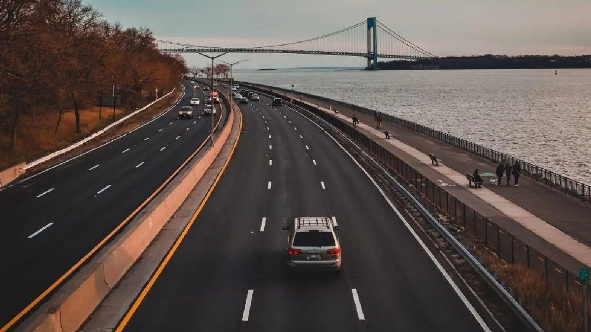 Dünyanın Geri Kalanının Aksine ABD’de Neden Genellikle Büyük Araçlar Tercih Ediliyor?