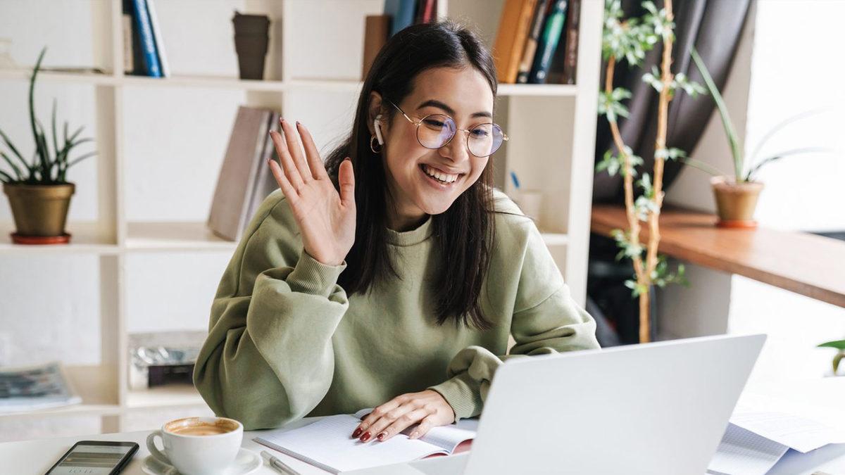 Evde İngilizce Öğrenmek İsteyenlerin Deneyebileceği 10 Yöntem