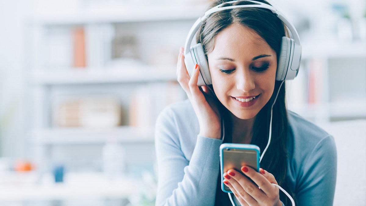 Evde İngilizce Öğrenmek İsteyenlerin Deneyebileceği 10 Yöntem