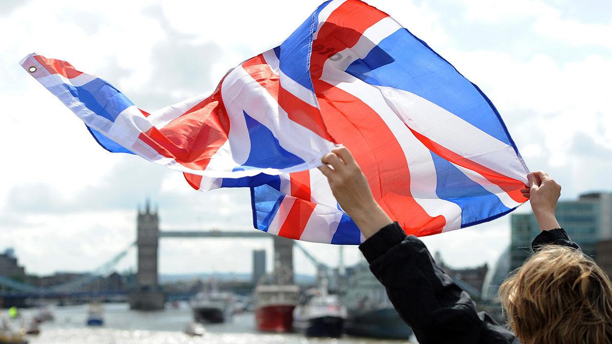 Evde İngilizce Öğrenmek İsteyenlerin Deneyebileceği 10 Yöntem