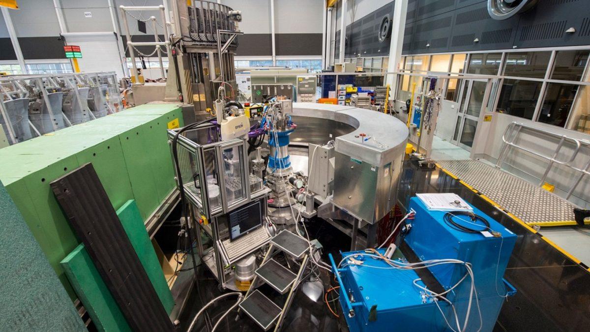 Devrim Niteliğinde: Binlerce Derecelik Isı Farkına Rağmen Hacmi Değişmeyen Bir Materyal Üretildi