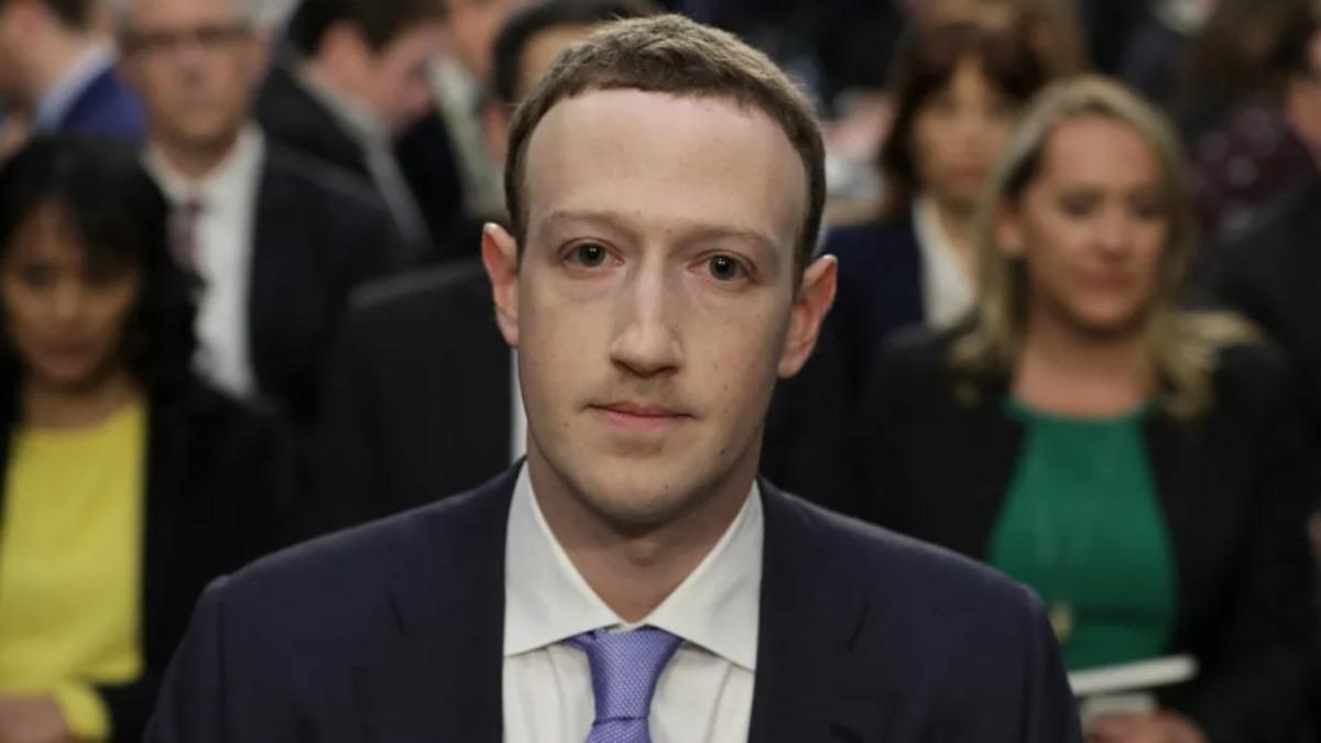 Mark Zuckerberg, Onlarca Meme’e Konu Olan ’Robotik’ Yüz İfadesinin Nedenini Açıkladı