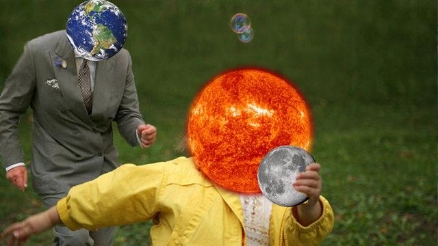 Ay, Neden Devasa Bir Çekim Gücüne Sahip Olan Güneş Yerine Dünya’nın Etrafında Dönüyor?