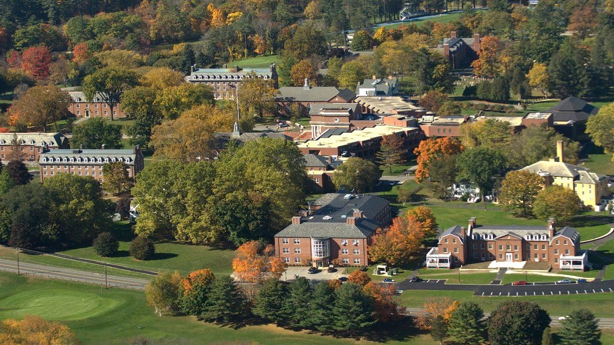 Verdikleri Eğitim ile Dünyanın En İyi ve En Köklü Liseleri