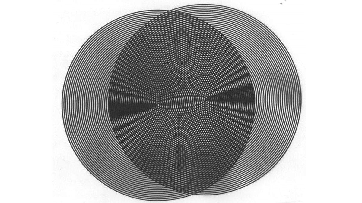 Bir Ekranın Fotoğrafını Çektiğimizde Neden Bu Tuhaf Şekiller Belirir?