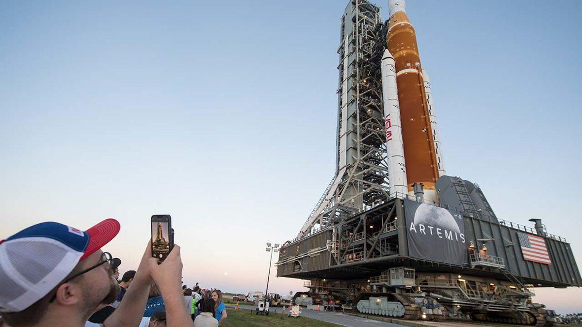 İnsanlığı Ay’a Taşıyacak Artemis Görevlerinin İlki Başladı: Orion Uzay Aracı Ay Yörüngesindeki Uçuşunu Gerçekleştirdi!