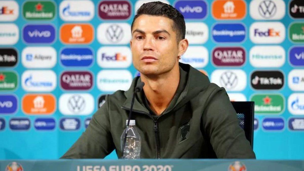 Ronaldo’nun Viral Olan Hareketi, Coca-Cola’ya 4 Milyar Dolar Kaybettirdi