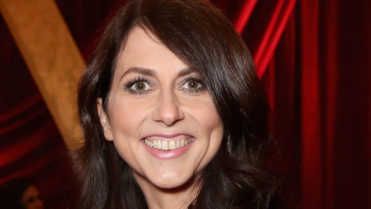 Jeff Bezos’un Eski Eşi MacKenzie Scott, 286 Kuruma 2,7 Milyar Dolar Bağış Yaptı