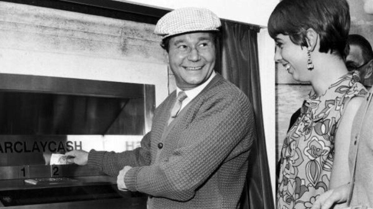 İnternette Karmakarışık Şifreler Kullanırken ATM’lerde Neden 4 Haneyle Yetiniriz?