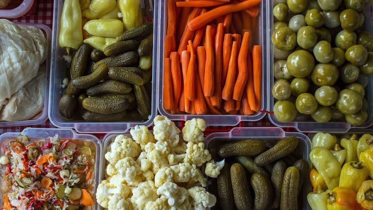 Kimin Aklına Geldi Tuzlu Suda Sebze Bekletmek: Türk Mutfağının Vazgeçilmezi Olan Turşu İlk Kez Nasıl Yapıldı?