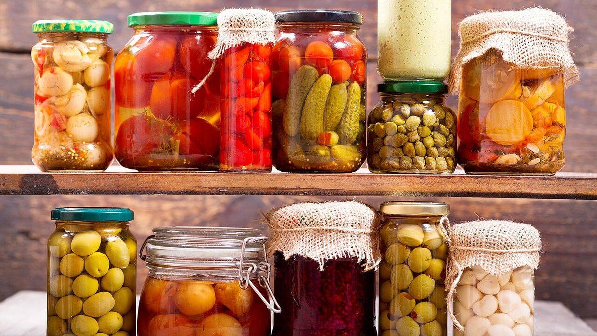 Kimin Aklına Geldi Tuzlu Suda Sebze Bekletmek: Türk Mutfağının Vazgeçilmezi Olan Turşu İlk Kez Nasıl Yapıldı?