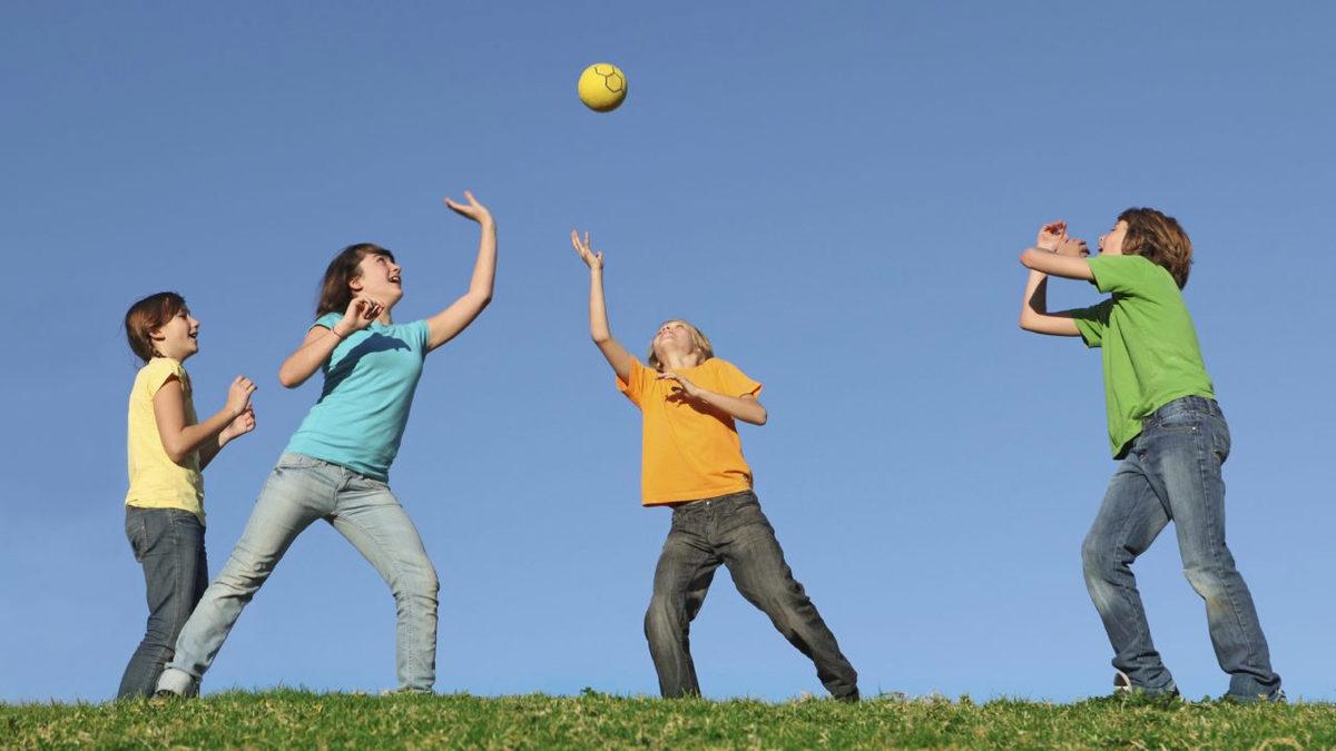 Bir Zamanlar Sokakta Zamanın Nasıl Geçtiğini Unutturan Efsane Çocuk Oyunları: 90’lıların Gözü Yaşlı, Z Kuşağı Anlam Veremiyor...