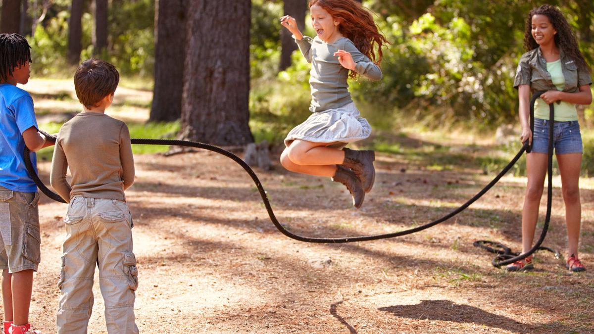 Bir Zamanlar Sokakta Zamanın Nasıl Geçtiğini Unutturan Efsane Çocuk Oyunları: 90’lıların Gözü Yaşlı, Z Kuşağı Anlam Veremiyor...