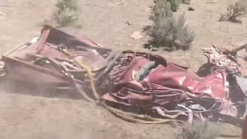 3 Kilometre Yüksekten Aşağı Atılan Toyota Hilux, ’Gözlemeye’ Döndü [Video]