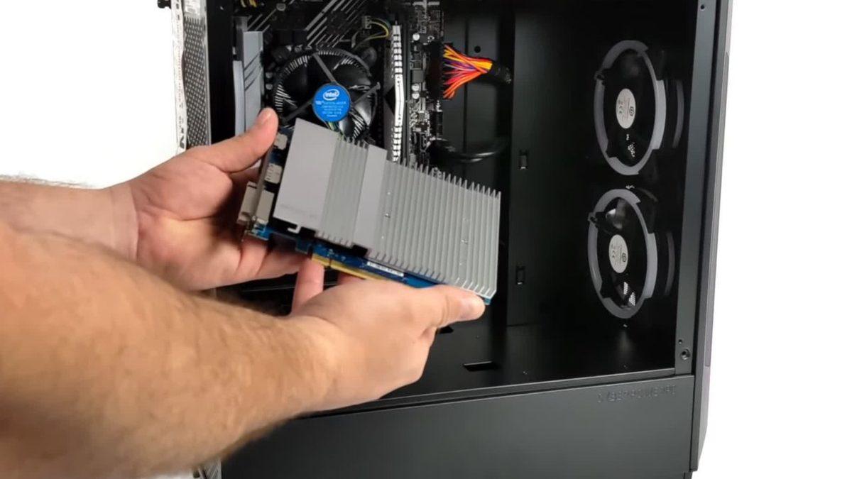 Intel Iris Xe DG1 Ekran Kartının Oyun Performansı Test Edildi [Video]