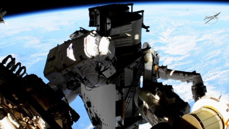 NASA, Uluslararası Uzay İstasyonu’nda Uzay Yürüyüşüne Çıkan Astronotların Görüntüsünü Paylaştı [Video]