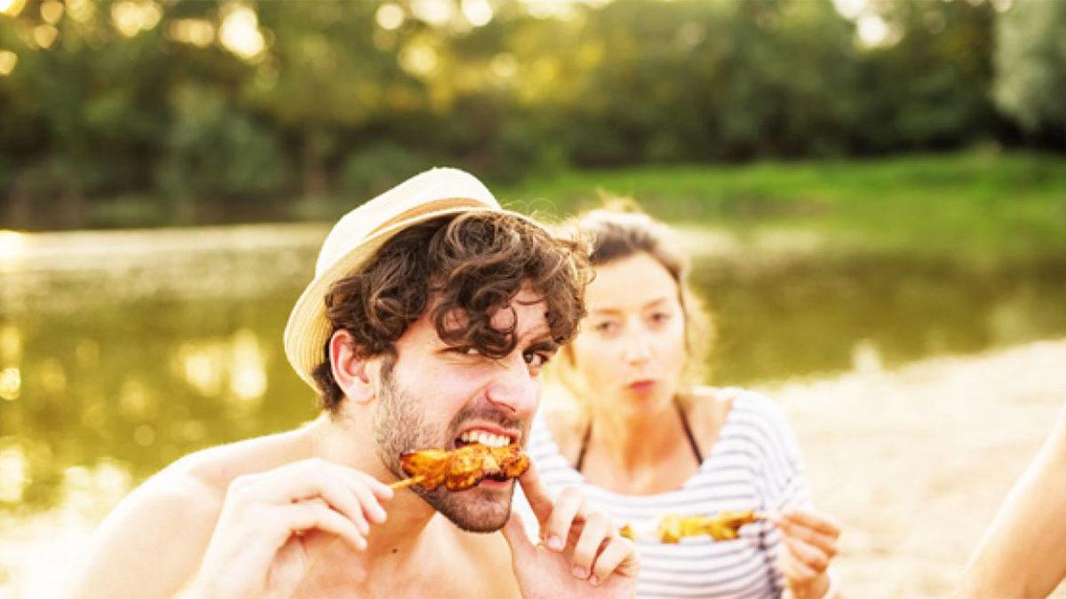 Güneşe Çıkmanın Erkekleri Acıktırdığı Bilimsel Olarak Kanıtlandı (Tamam da Niye?)