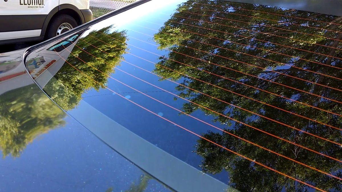 Otomobillerin Arka Camında Bulunan Bu Yatay Çizgiler Ne İşe Yarıyor?