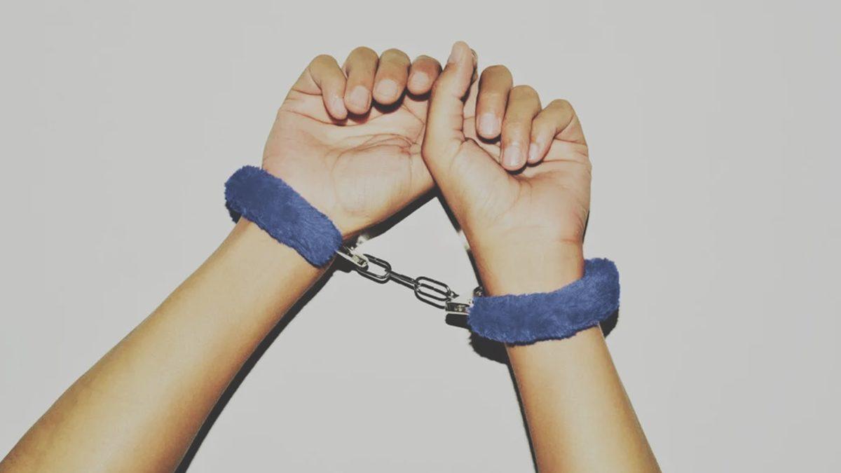 BDSM’den Zevk Alan İnsanlar Nasıl Bir Psikolojiye Sahip Olur? Bizzat Bu Durumu Deneyimleyen Birine Sorduk!