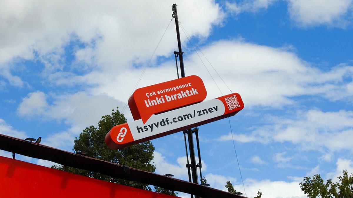 Türkiye Sokaklarında Görülen ve Birbirinden Yaratıcı Zekâların Ürünü Olan 12 İlginç Reklam