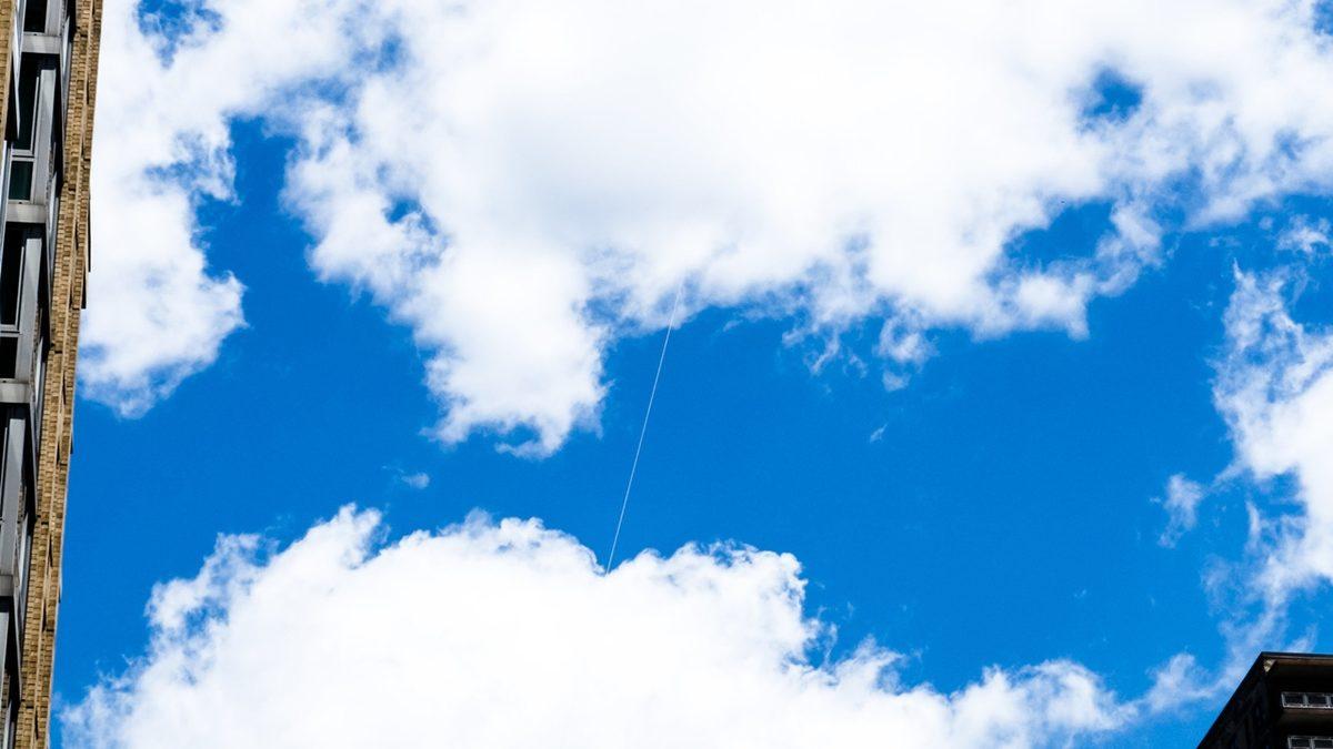 Dünyadaki Bazı Kalabalık Şehirlerin Etrafını Bu Gizemli İnce Tel Kuşatıyor: Peki Ne İşe Yarıyor?