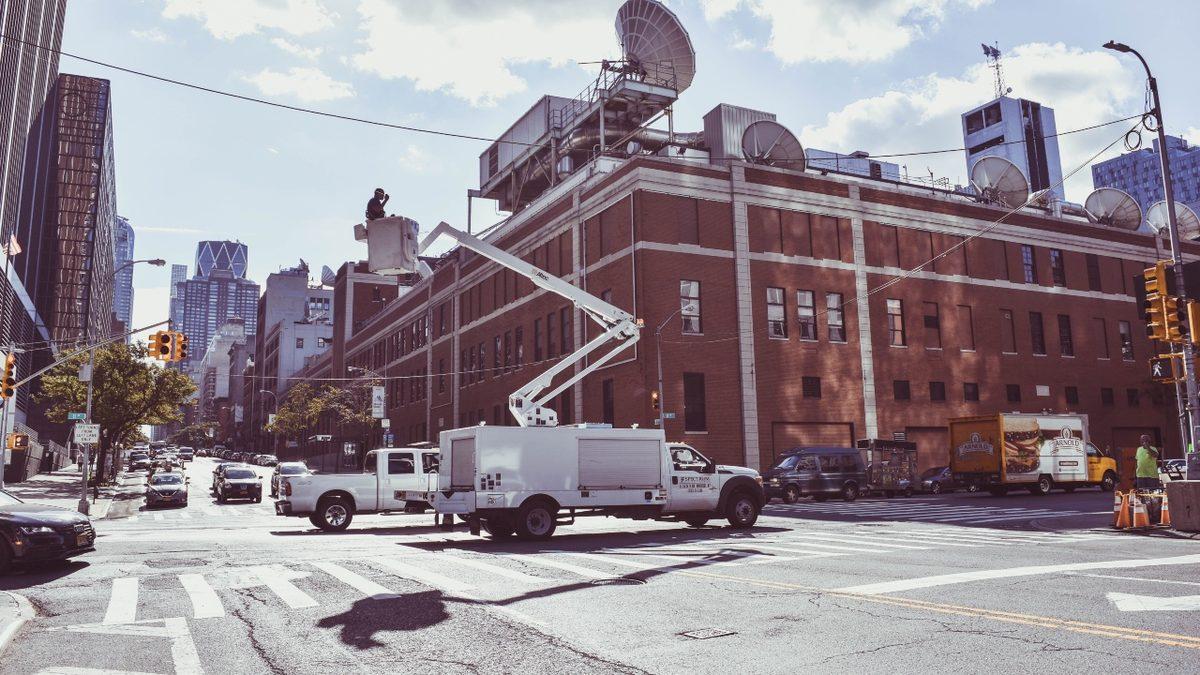 Dünyadaki Bazı Kalabalık Şehirlerin Etrafını Bu Gizemli İnce Tel Kuşatıyor: Peki Ne İşe Yarıyor?