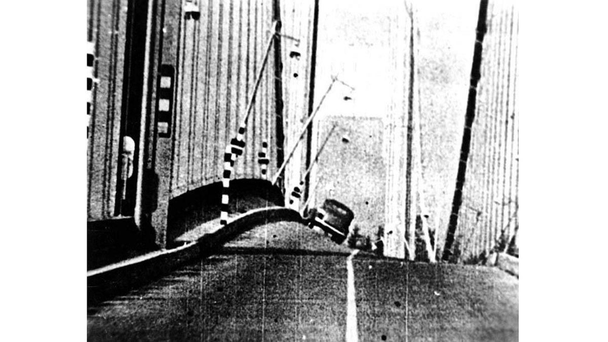 Dünyanın En Büyük Köprülerinden Tacoma Narrows Nasıl Oldu da Beşik Gibi Sallanarak Yıkıldı?